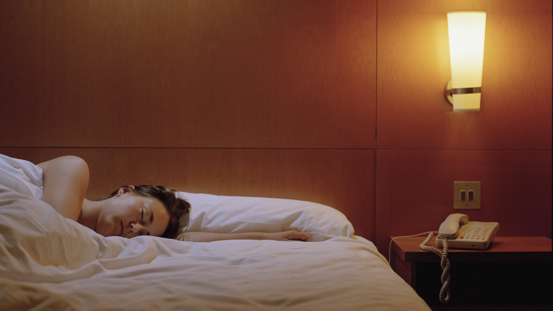 Some Smells That Will Actually Change The Way That You Sleep